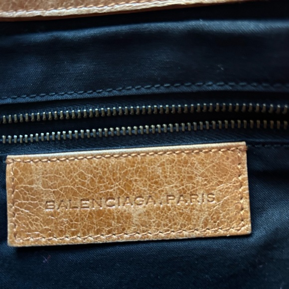 Balenciaga Tan Leather Shoulder Bag - Picture 8 of 10